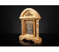 Икона "Св. Георгий Победоносец" настольная в киоте